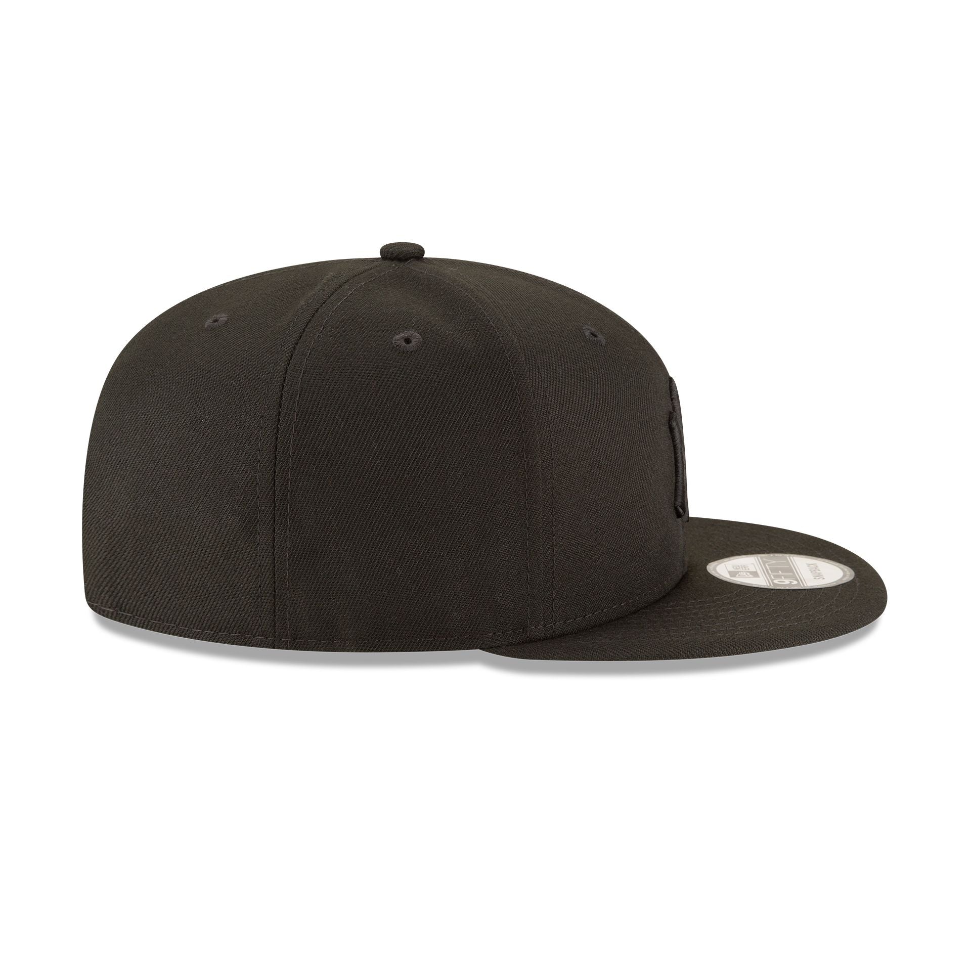 New York Yankees Basic Black on Black 9FIFTY Snapback Hat