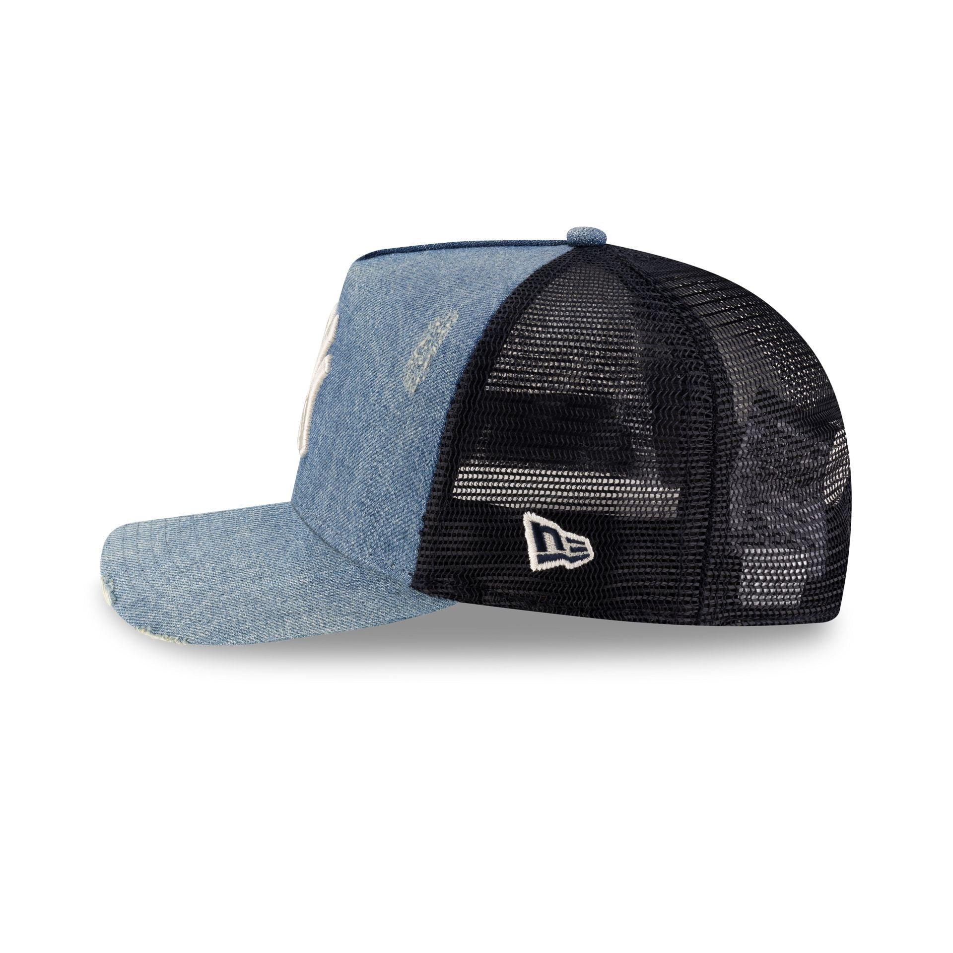 New York Yankees Distressed Light Denim 9FORTY A-Frame Trucker Hat