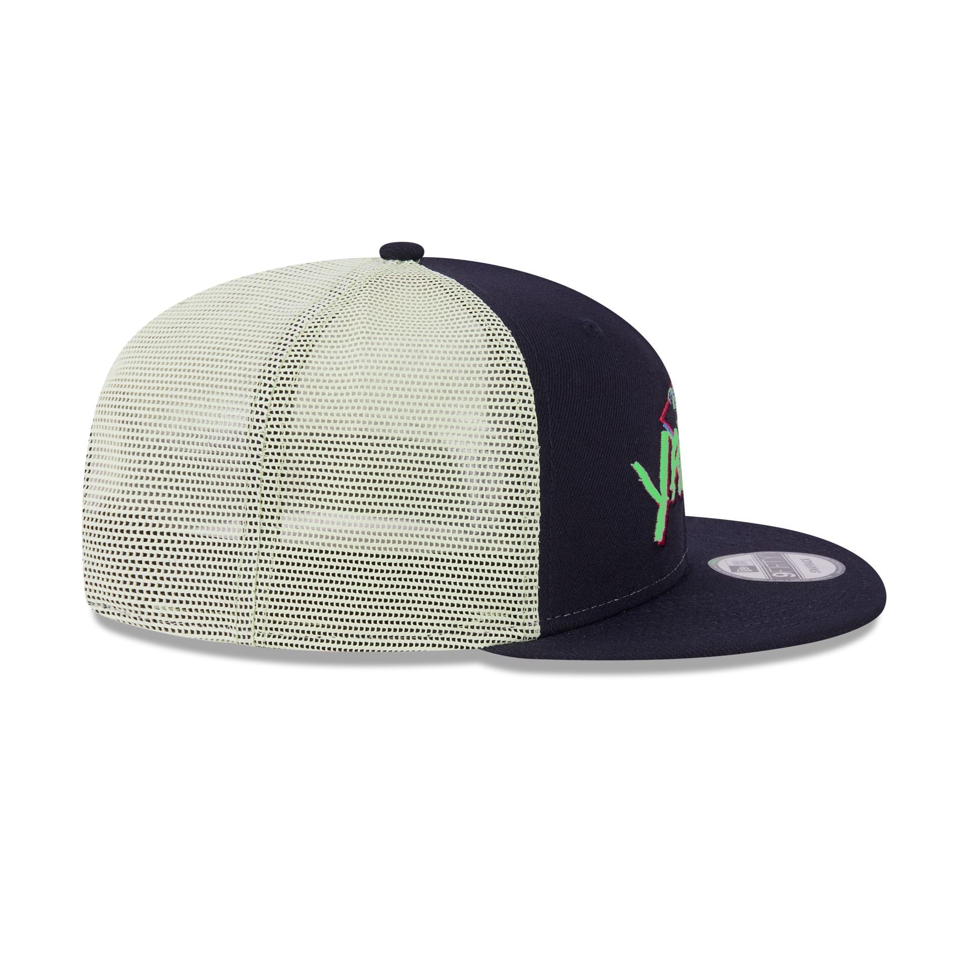 New York Yankees Glow-In-The-Dark 9FIFTY Trucker Hat
