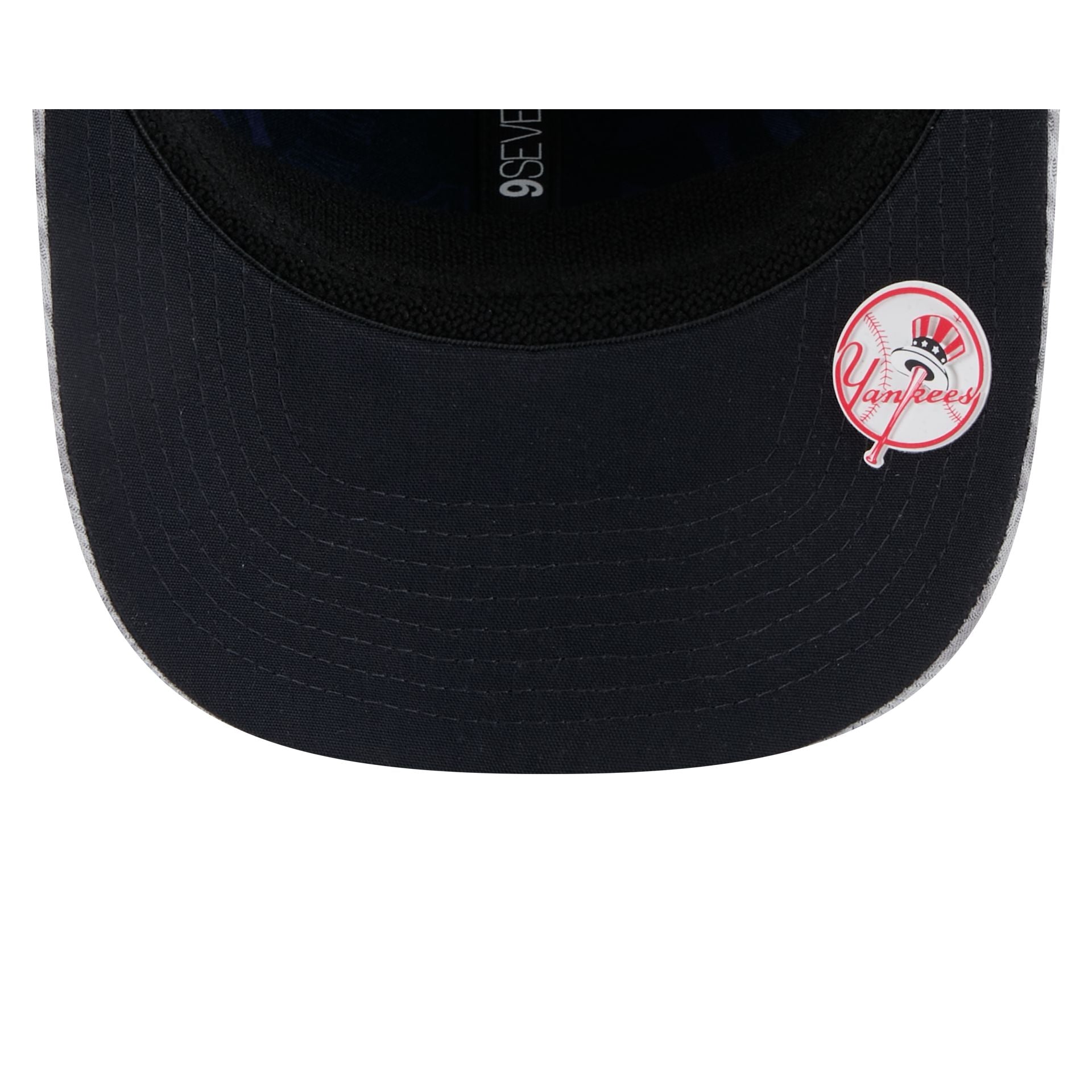 New York Yankees 2025 Clubhouse Gray 9SEVENTY Stretch-Snap Hat