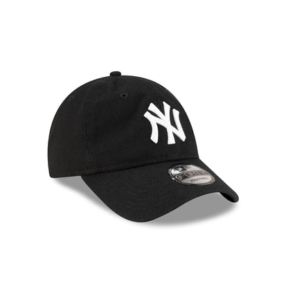 New York Yankees Black Duck Canvas 9FORTY Adjustable Hat