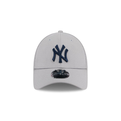 New York Yankees Gray 9FORTY Stretch-Snap Hat