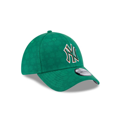 New York Yankees St. Patrick's Day 2025 39THIRTY Stretch Fit Hat