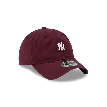 New York Yankees Mini Logo Dark Red 9TWENTY Adjustable Hat